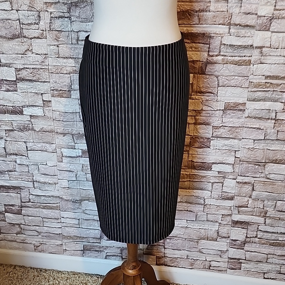 Forever 21 Plus Size  Black & White Pencil Skirt
